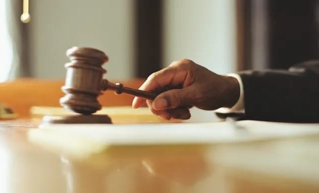 Judge gavel arbitration